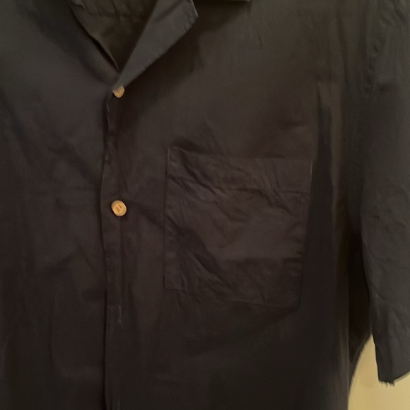 Very light weight shirt with bottom side slits - Picture 2 of 3